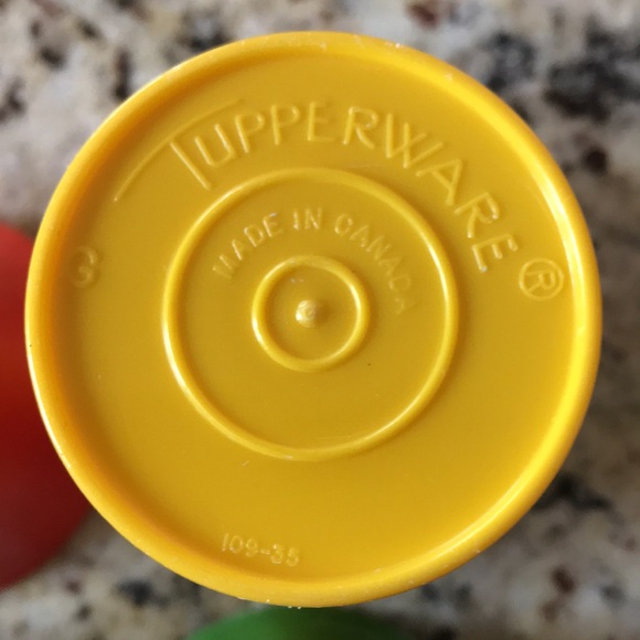 Set of 4 Vintage Tupperware Bell Tumbler Cups Primary Colours - Picture 9 of 15